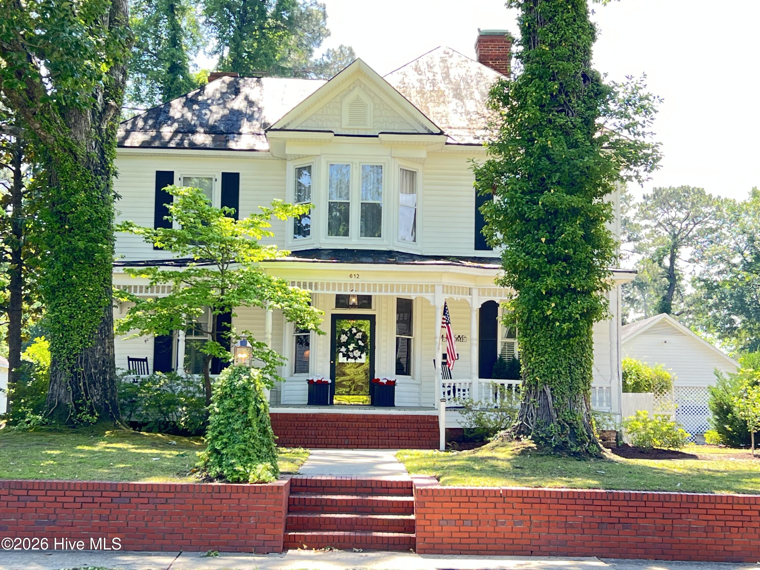 612 College Street