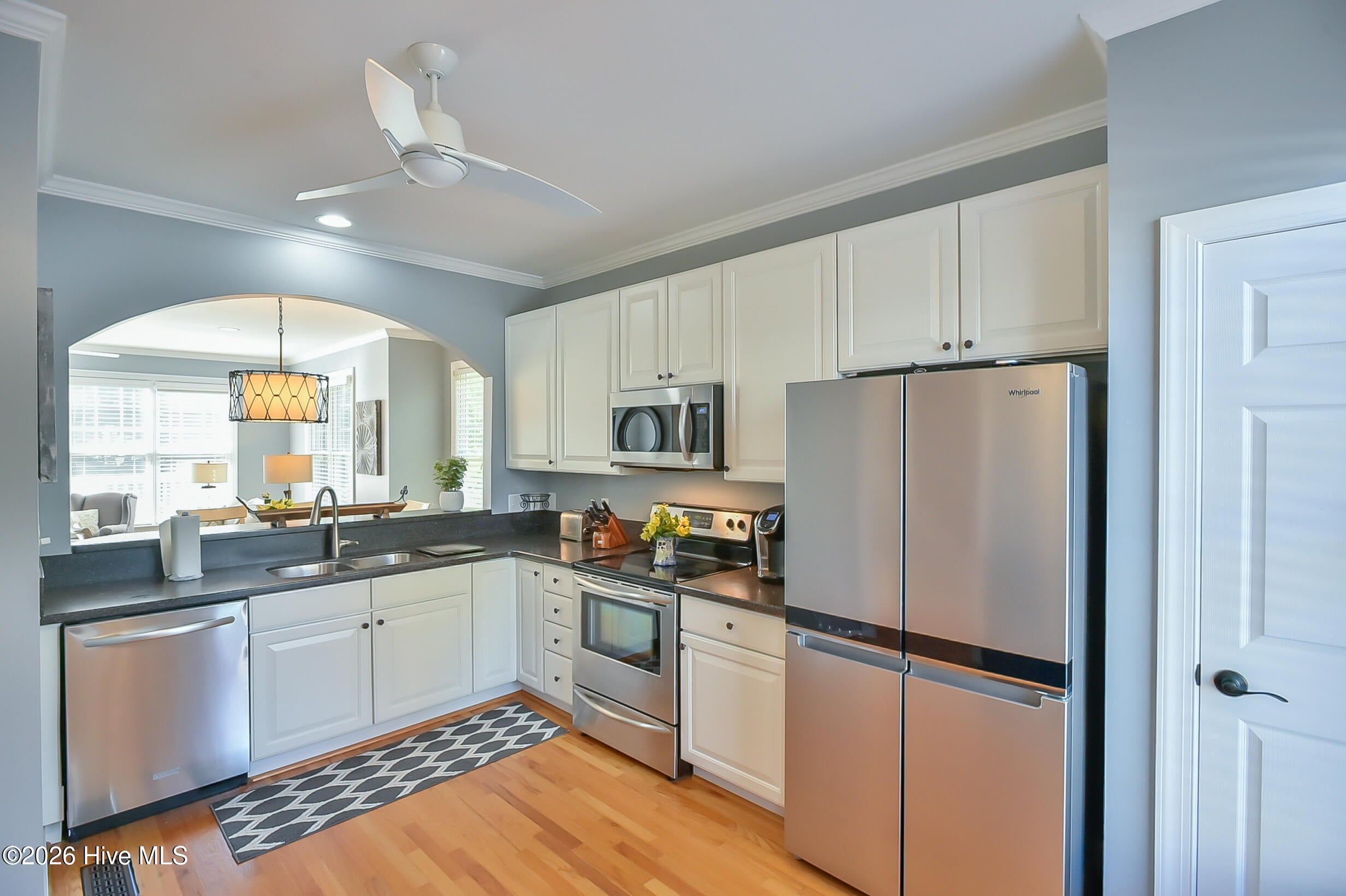 900 Edgewater Circle