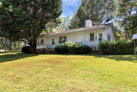 Homes For Sale - 303 Jennys Cove Road<br/> Cleveland, GA 30528