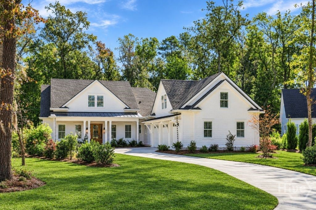 Photo of 334 Linkside Lake Drive, Richmond Hill, GA 31324 (MLS # SA367229)