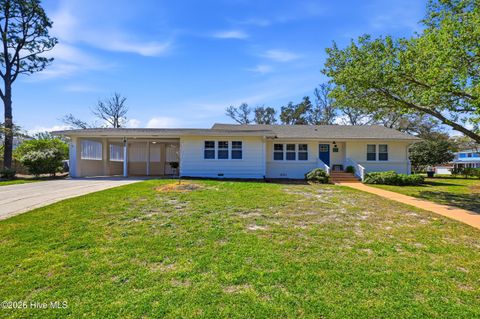 Photo of 102 S Fodale Avenue, Southport, NC 28461 (MLS # 100570502)