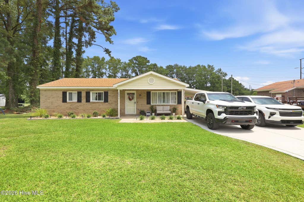 Photo of 2802 Monroe Drive, New Bern, NC 28562 (MLS # 100593633)