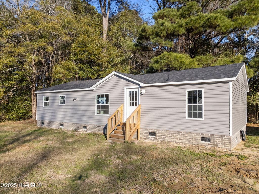 Photo of 66 Willow Creek Lane, Whiteville, NC 28472 (MLS # 100546418)
