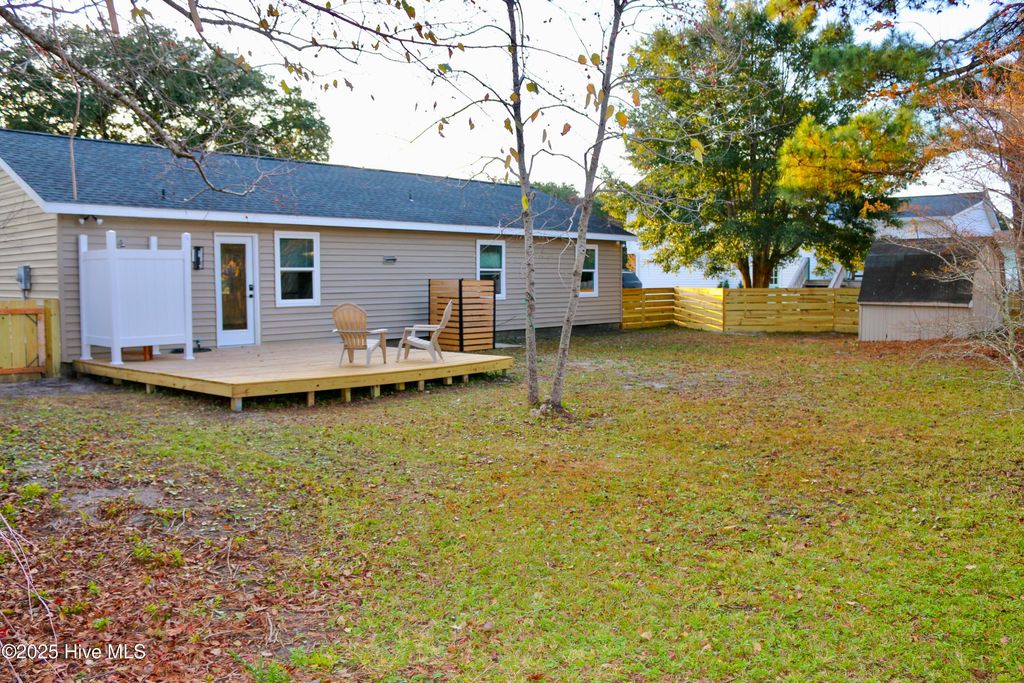 Photo of 124 Jefferson Street, Beaufort, NC 28516 (MLS # 100540427)