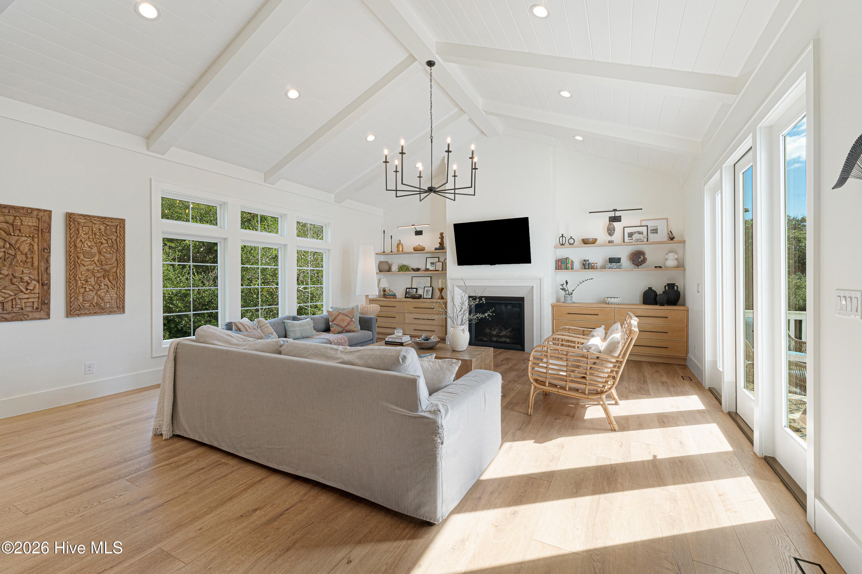 8807 Edgewater Court
