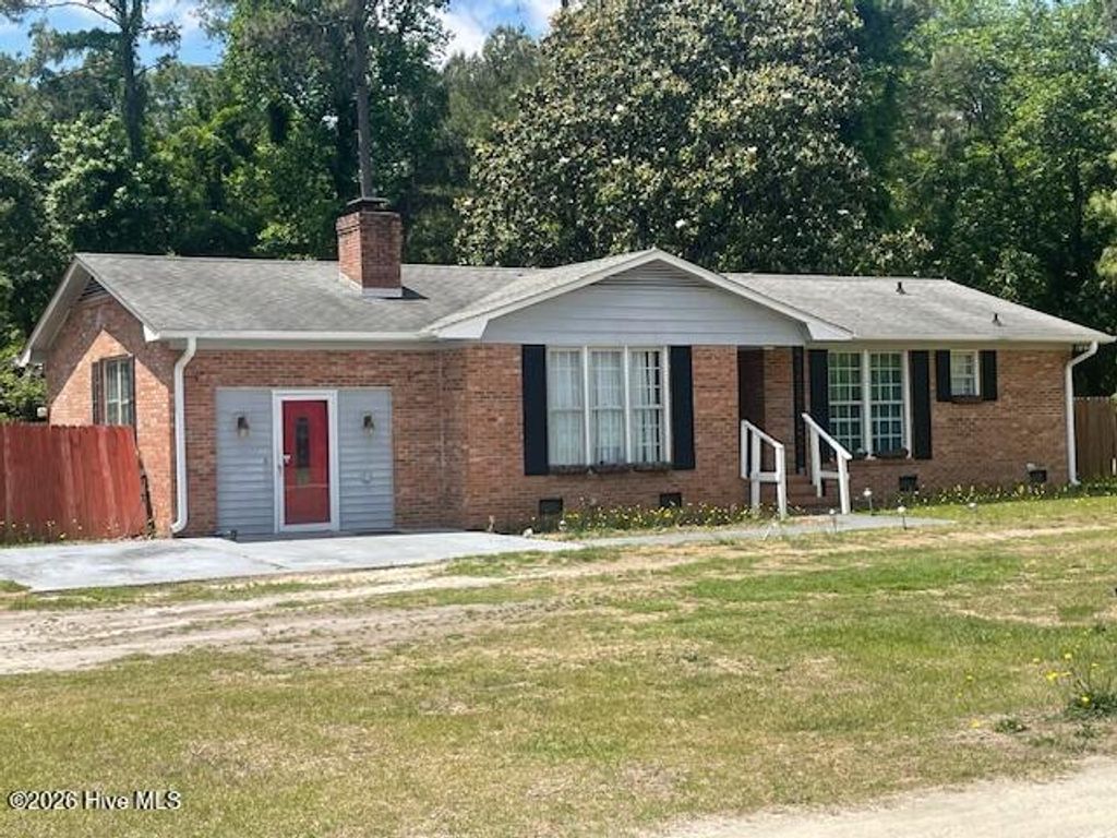 Photo of 81 Grey Moss Lane, Elizabethtown, NC 28337 (MLS # 100572016)
