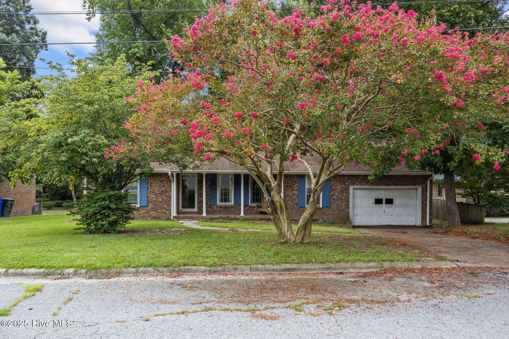 Photo of 115 Heritage Street, Greenville, NC 27858 (MLS # 100530283)