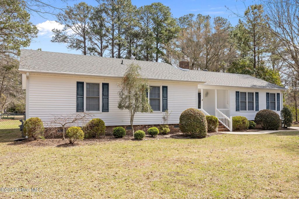 Photo of 108 S Eden Drive, Washington, NC 27889 (MLS # 100560680)