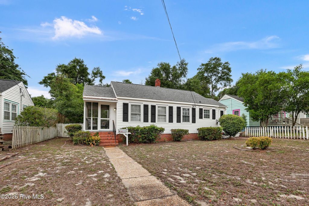 Photo of 610 Ivey Circle, Wilmington, NC 28401 (MLS # 100589092)
