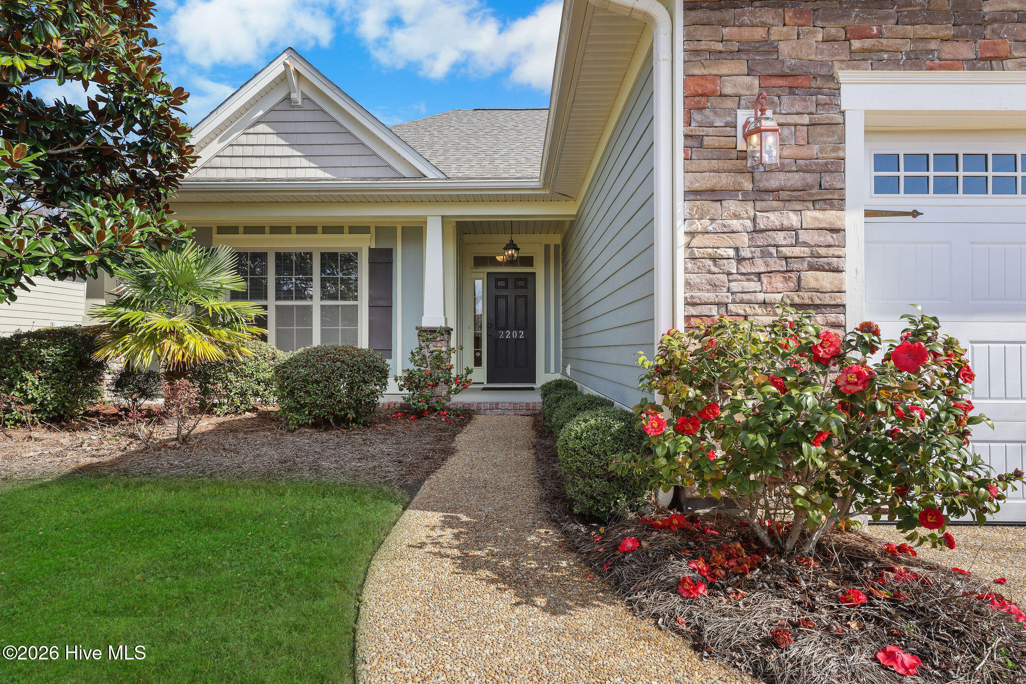 2202 E Oak Bridge Drive NE