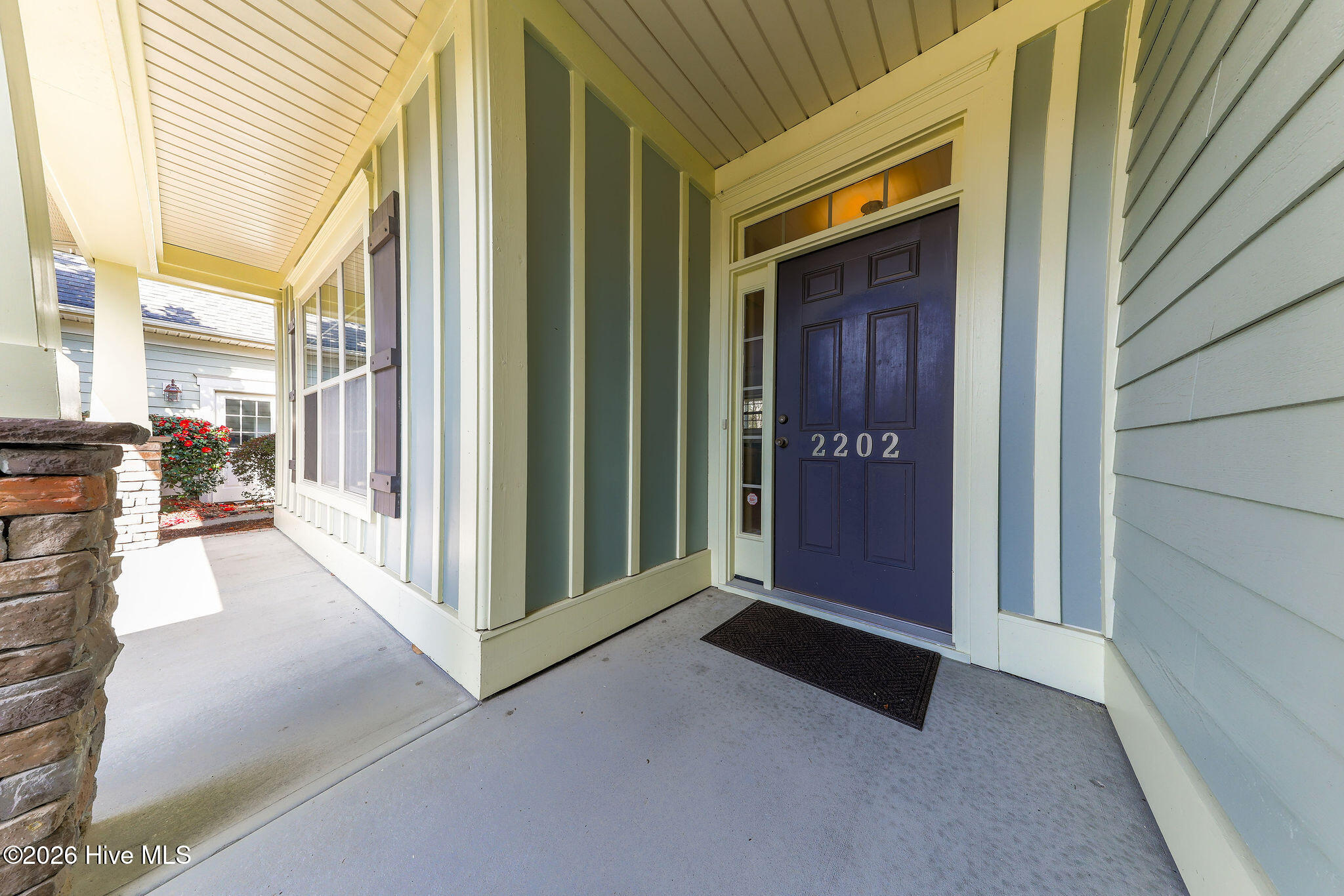 2202 E Oak Bridge Drive NE