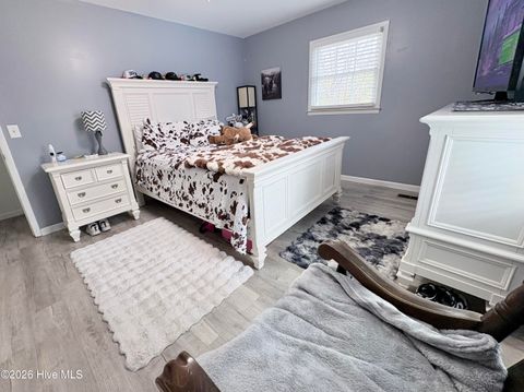 Tiny photo for 905 E Wilmington Street, Burgaw, NC 28425 (MLS # 100555463)