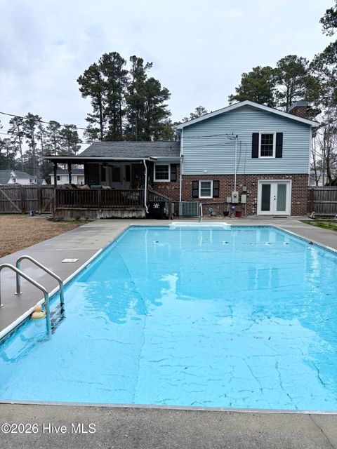 Tiny photo for 905 E Wilmington Street, Burgaw, NC 28425 (MLS # 100555463)