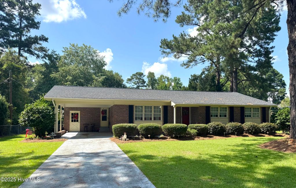Photo of 136 Brown Maultsby Road, Whiteville, NC 28472 (MLS # 100519066)