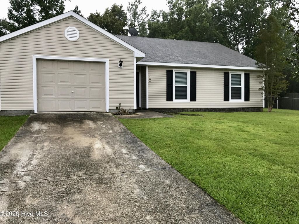 Photo of 104 E Pebble Court, Jacksonville, NC 28546 (MLS # 100547673)