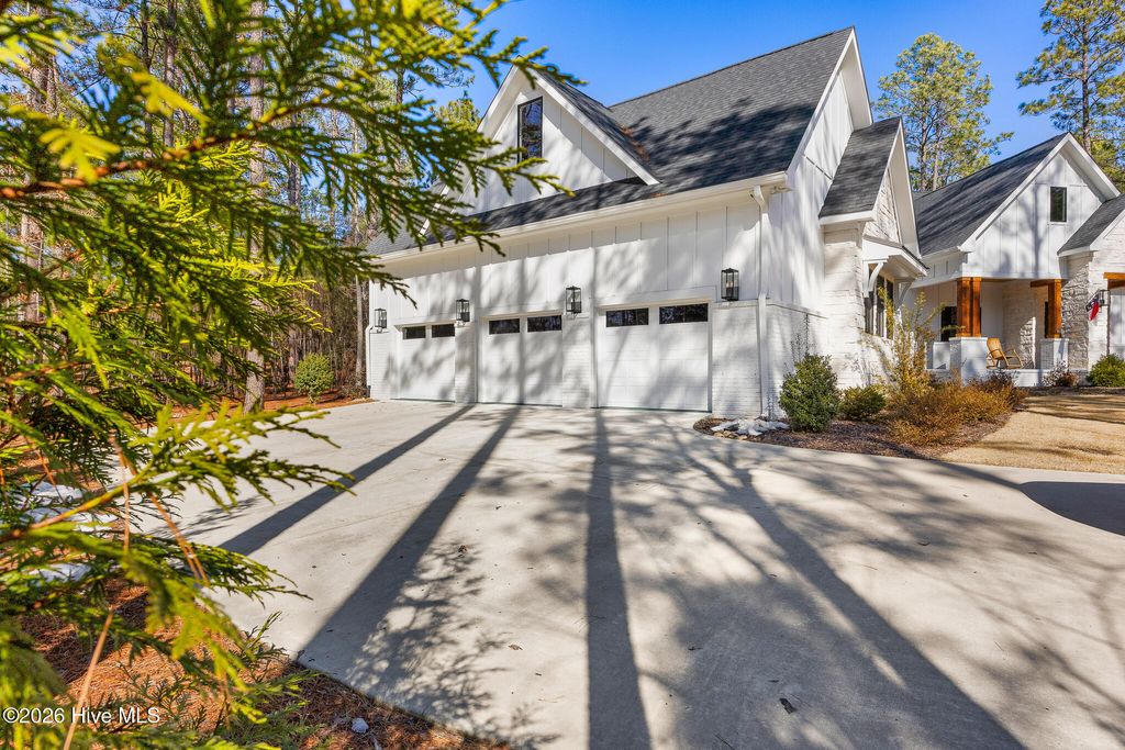 Photo of 32 Elkton Drive, Pinehurst, NC 28374 (MLS # 100553554)
