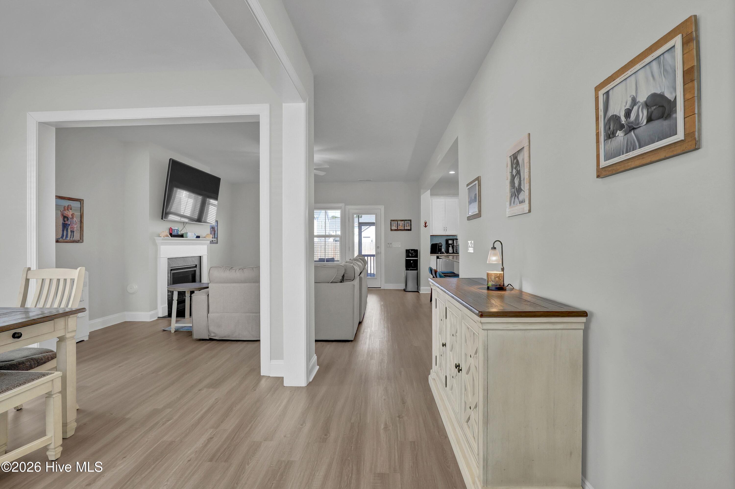 203 W Weatherbee Way