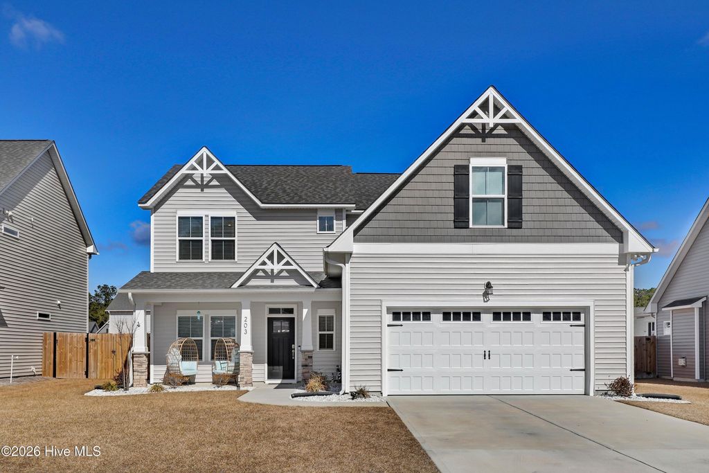 Photo of 203 W Weatherbee Way, Hampstead, NC 28443 (MLS # 100555385)