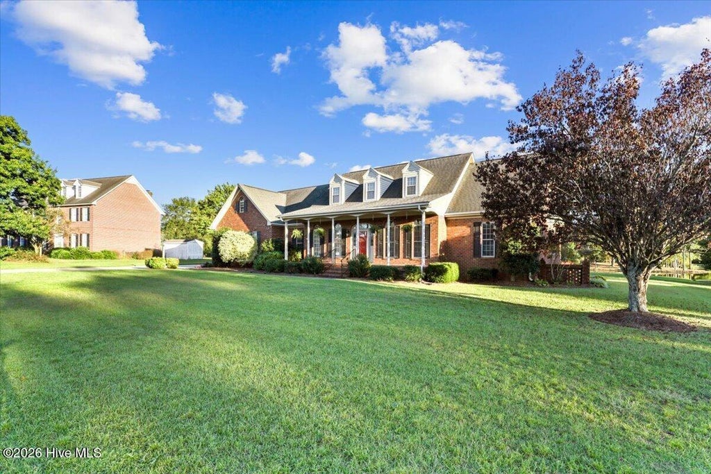 Photo of 208 Lake Ridge Drive, Goldsboro, NC 27530 (MLS # 100609156)