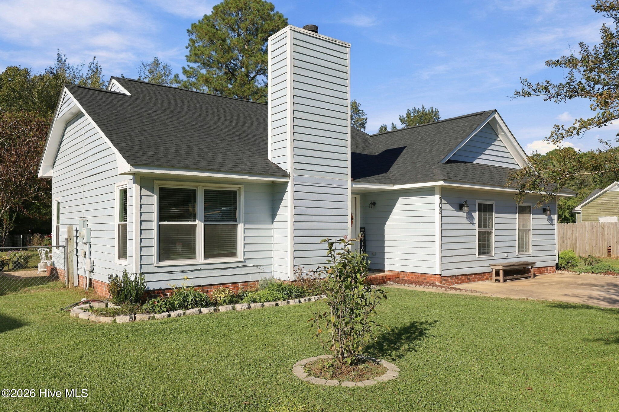 702 Stonewall Avenue