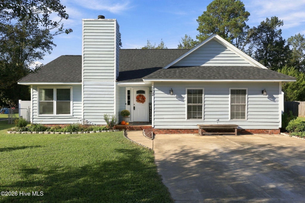Photo of 702 Stonewall Avenue, Jacksonville, NC 28540 (MLS # 100609026)