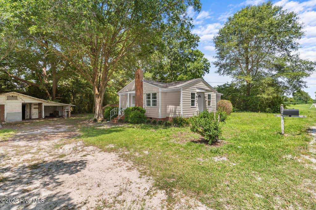 Photo of 4044 Nc Highway 50, Maple Hill, NC 28454 (MLS # 100581911)