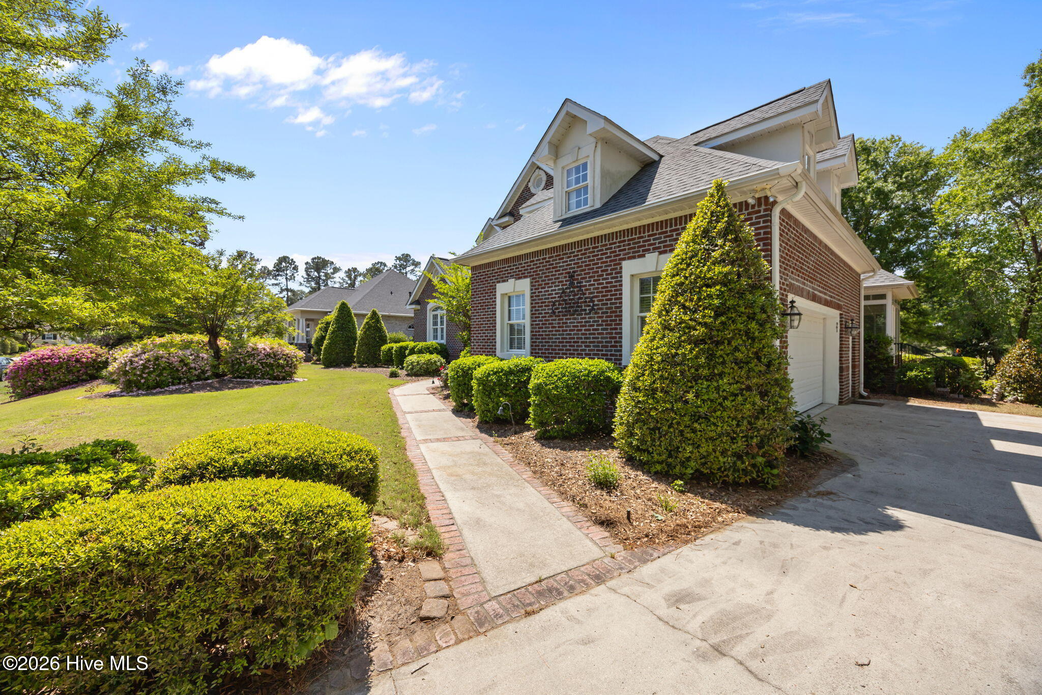 961 Beauvoir Drive NW