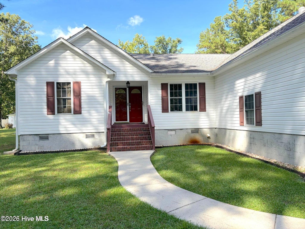 Photo of 900 Perrytown Road, New Bern, NC 28562 (MLS # 100604450)