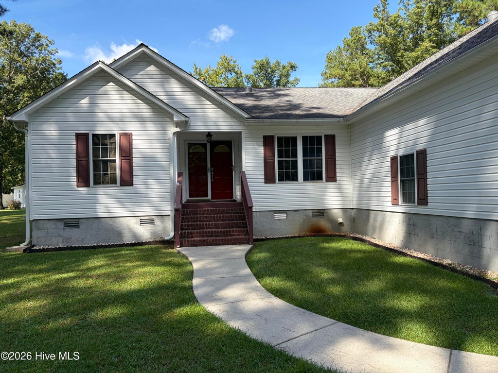 Photo of 900 Perrytown Road, New Bern, NC 28562 (MLS # 100604450)