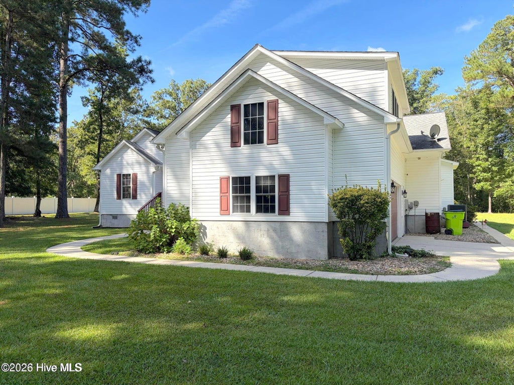 Photo of 900 Perrytown Road, New Bern, NC 28562 (MLS # 100604450)