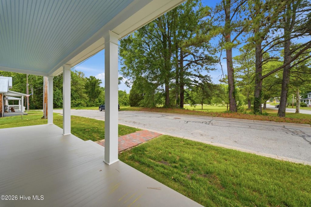 Photo of 301 W Gale Street, Edenton, NC 27932 (MLS # 100574173)