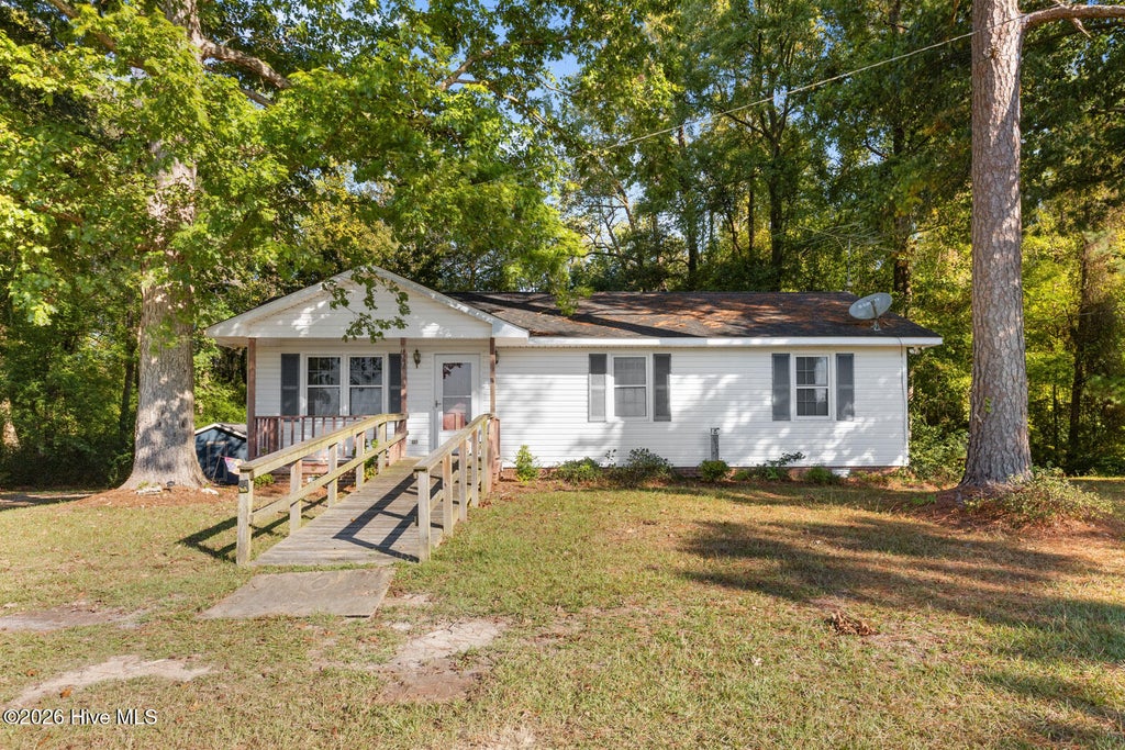 Photo of 177 Quinn Store Road, Beulaville, NC 28518 (MLS # 100610873)