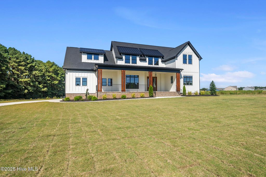 Photo of 2560 Lassiter Road, Four Oaks, NC 27524 (MLS # 100553715)