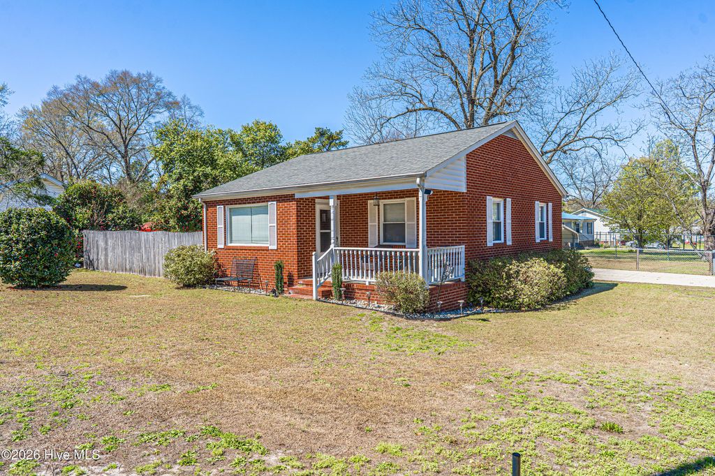 Photo of 307 5th Street, Hamlet, NC 28345 (MLS # 100561707)