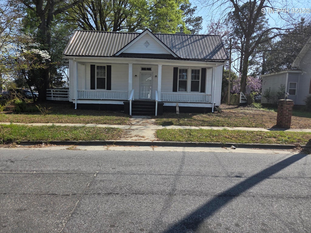 Photo of 109 E Grainger Avenue, Kinston, NC 28501 (MLS # 100585919)