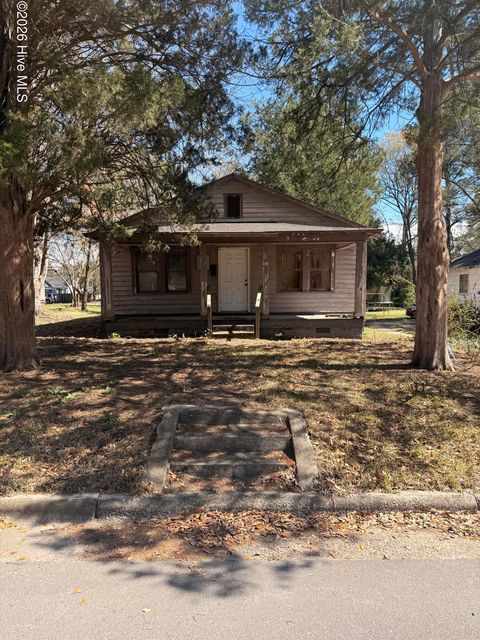 Homes For Sale - 511 Aycock Street<br/> Washington, NC 27889