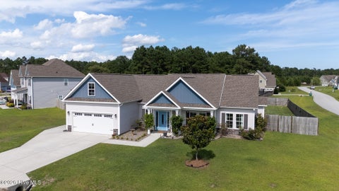 Homes For Sale - 200 Albacore Court<br/> Hubert, NC 28539