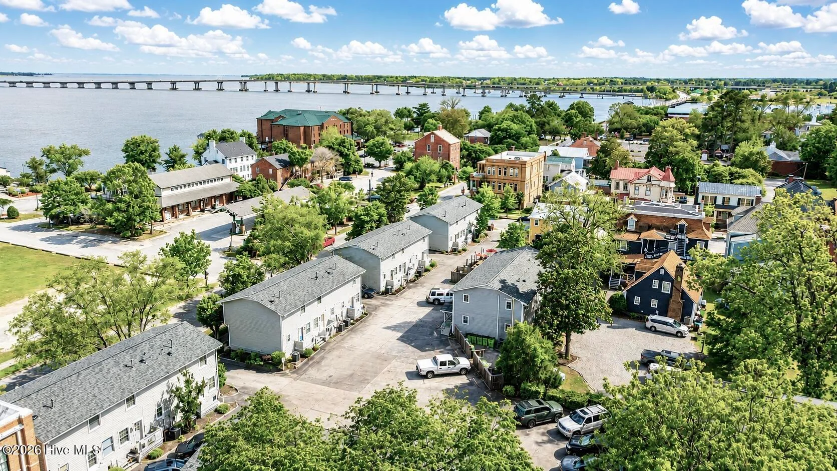 315 River Walk