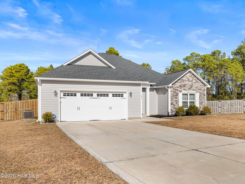 Photo of 304 Catboat Way, Sneads Ferry, NC 28460 (MLS # 100553436)