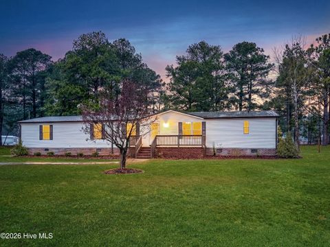 Mobile Home For Sale - 235 Meadowfield Circle<br/> Aberdeen, NC 28315
