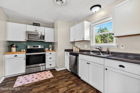 Tiny photo for 6021 E Red Oak Court, Jacksonville, NC 28546 (MLS # 100545052)