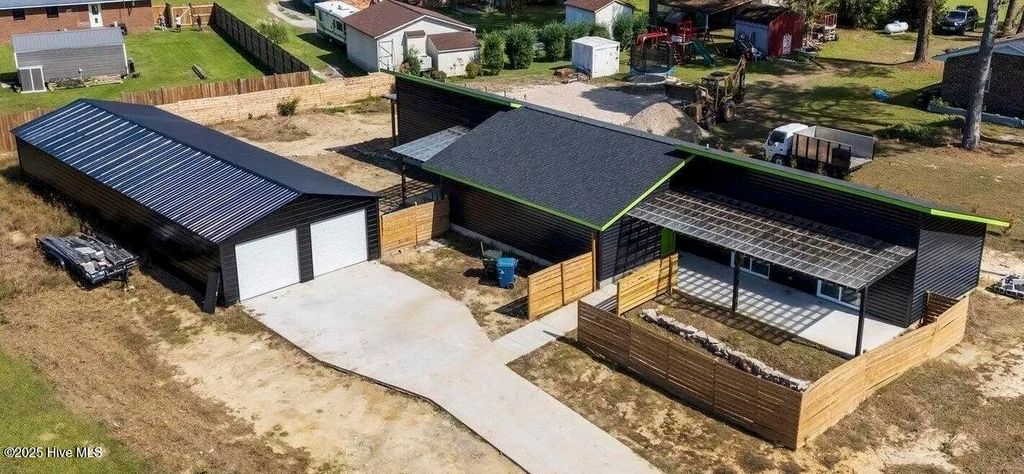 Photo of 1718 Highland Drive, Washington, NC 27889 (MLS # 100528537)