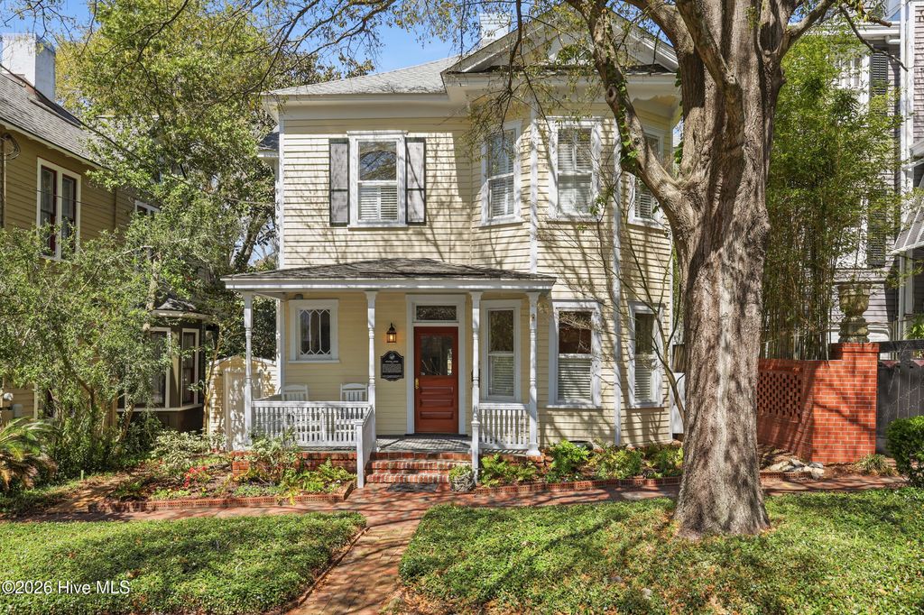 Photo of 215 Ann Street, Wilmington, NC 28401 (MLS # 100561300)