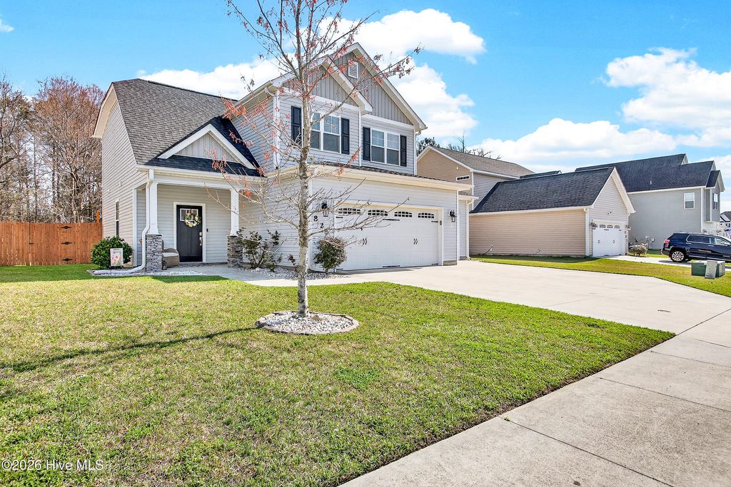 Photo of 829 Tuscarora Trail, Jacksonville, NC 28546 (MLS # 100562931)