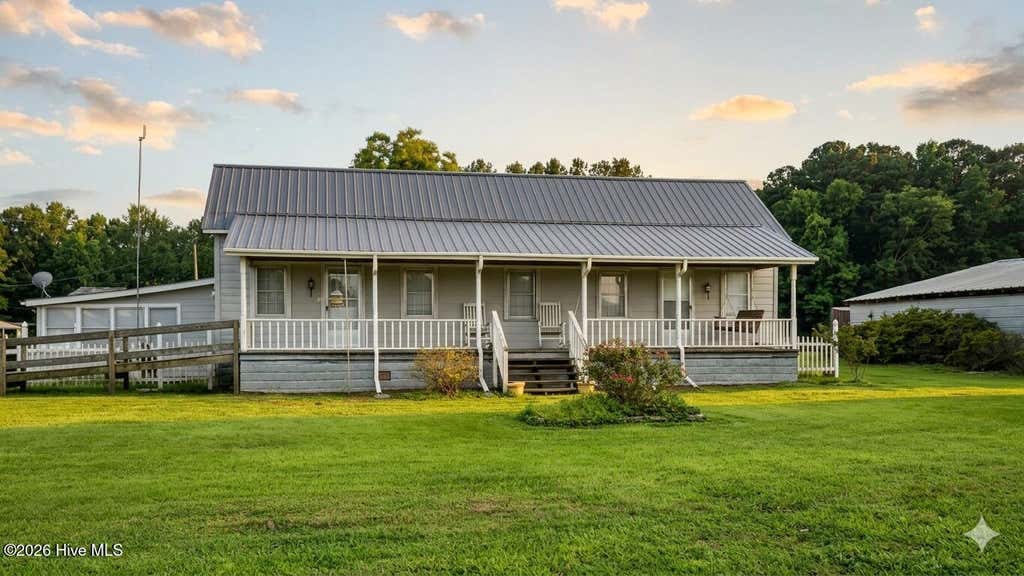 Photo of 388 Quince Dail Road, Chinquapin, NC 28521 (MLS # 100595517)