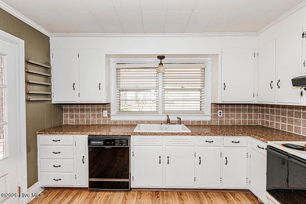 Photo of 102 N Clarendon Drive, Nashville, NC 27856 (MLS # 100562584)