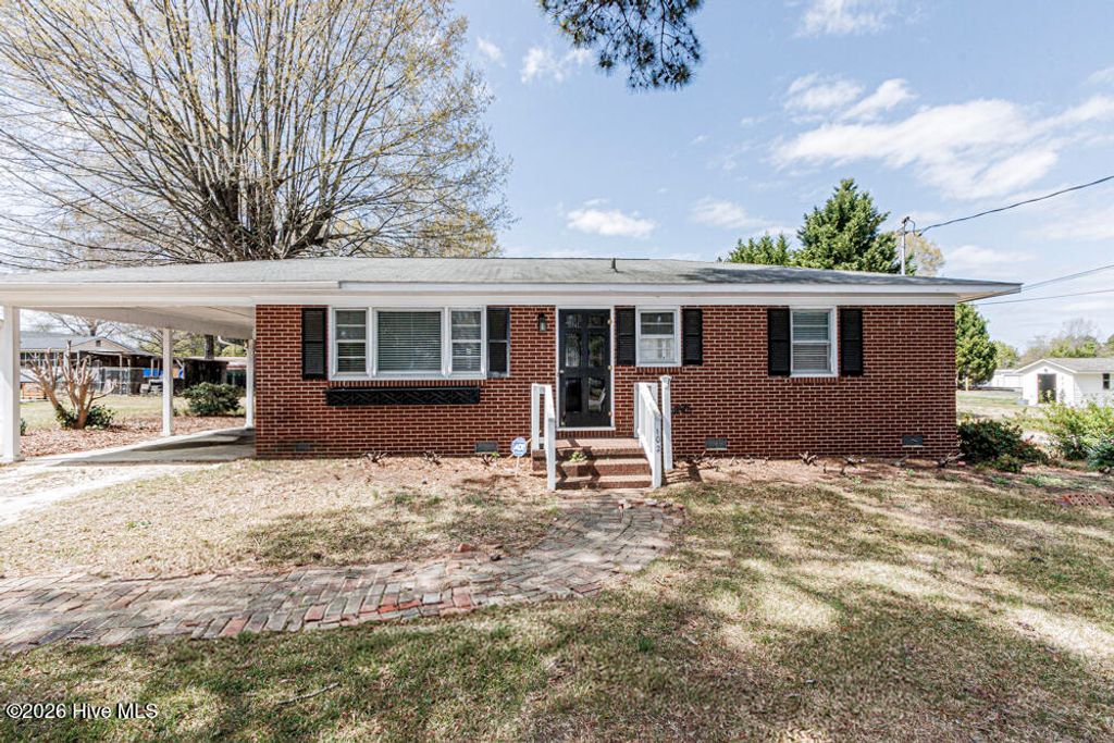 Photo of 102 N Clarendon Drive, Nashville, NC 27856 (MLS # 100562584)