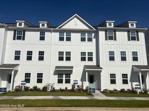 Townhouse For Sale - 233 Pelican Flight Loop<br/> Wilmington, NC 28412