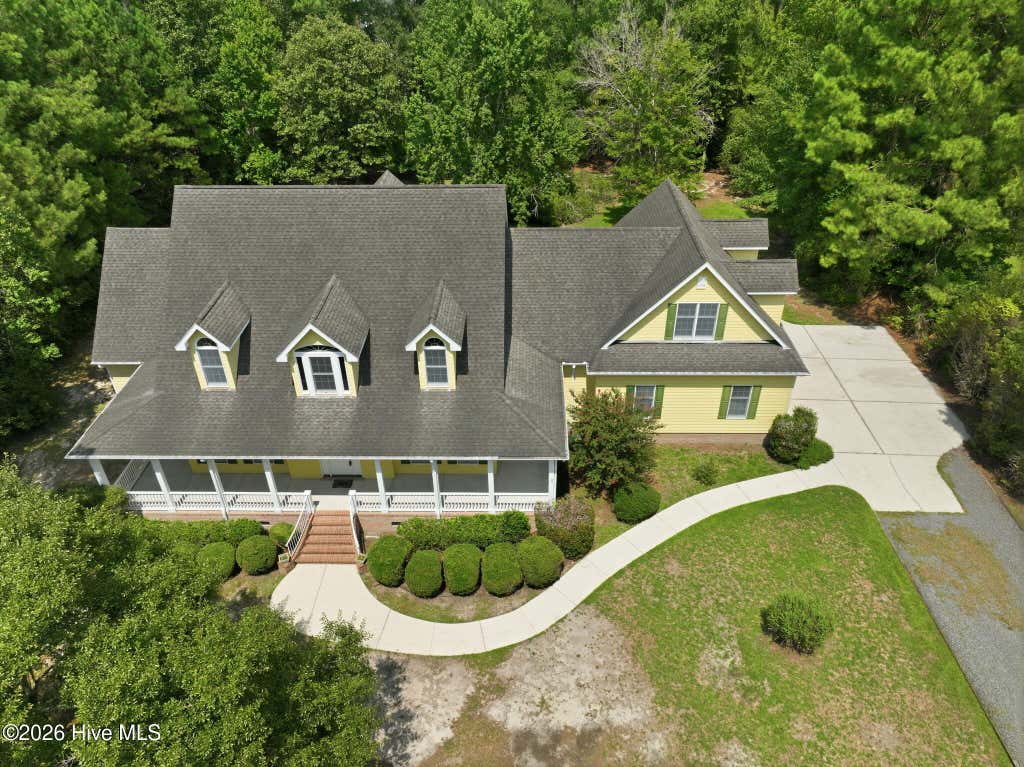 Photo of 303 Creekview Drive, Hampstead, NC 28443 (MLS # 100592676)