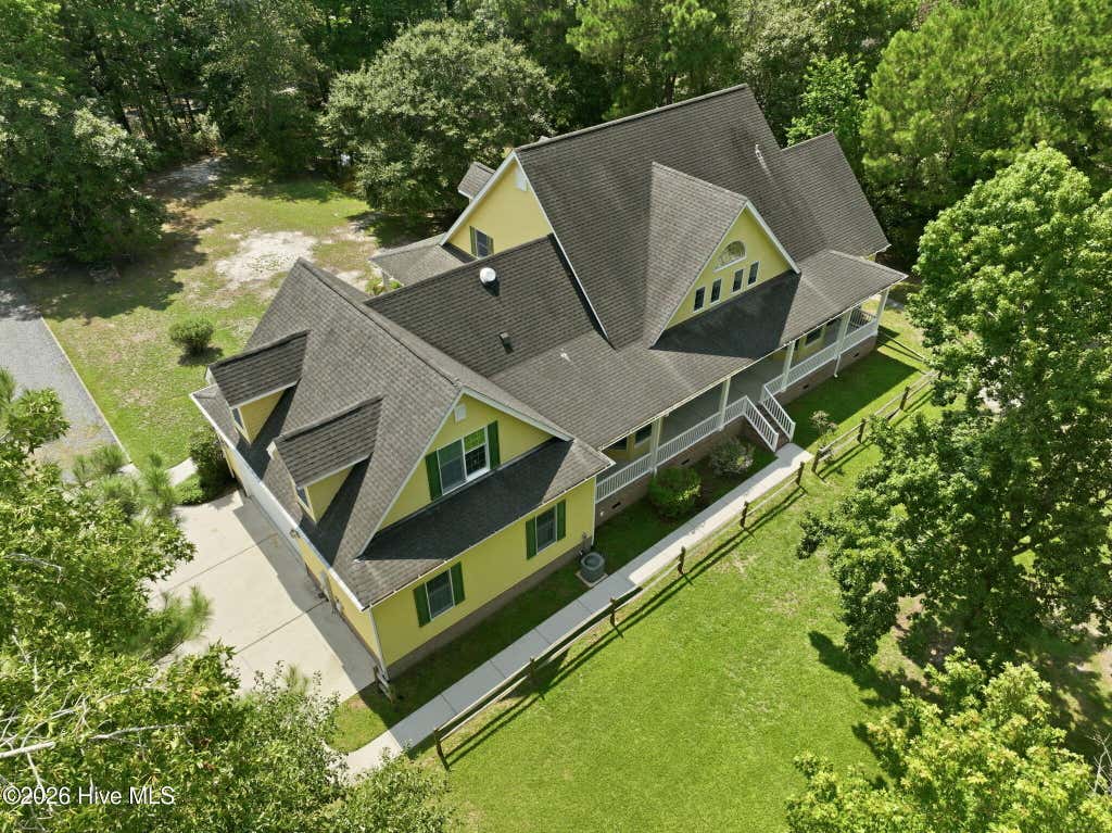 Photo of 303 Creekview Drive, Hampstead, NC 28443 (MLS # 100592676)